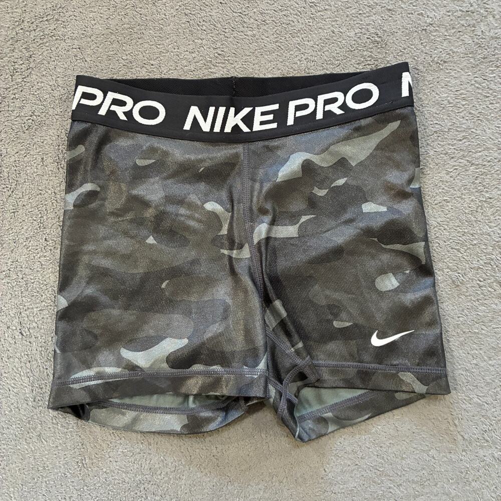 Nike Pro Dri-FIT Dark Smoke Grey Camo Mid Rise Compression Shorts Womens Size XS